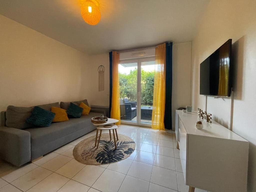 Appart The Good Stay Disneyland Монтеврен Экстерьер фото